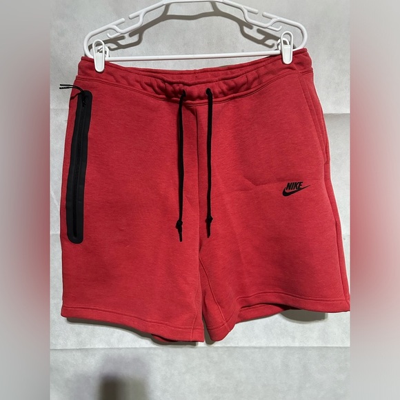 Nike SPORTSWEAR TECH FLEECE SHORTS Men’s Size XL Red FB8171-672 NWOT